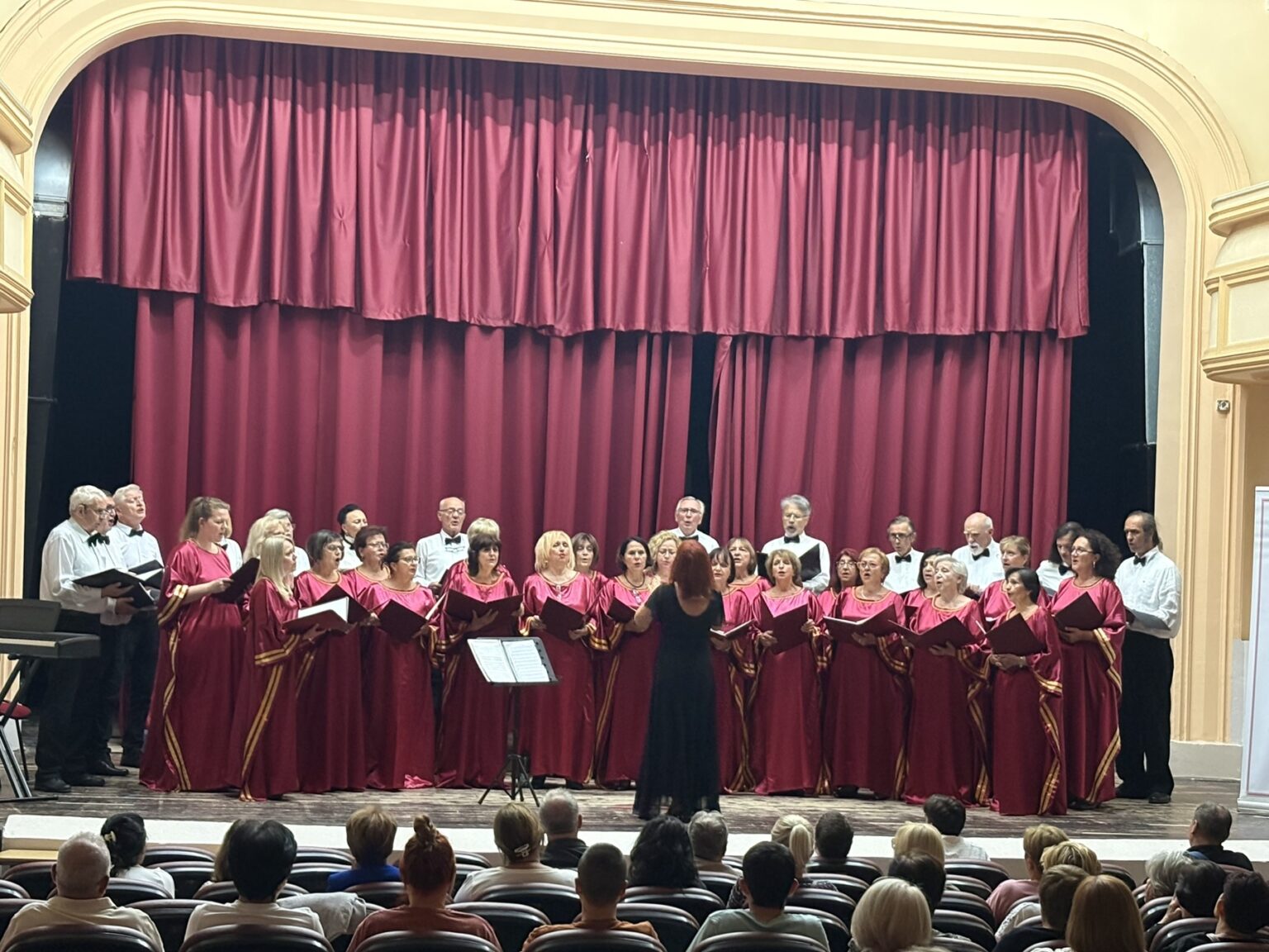 ЦЕЛОВЕЧЕРЕН КОНЦЕРТ НА ГРАДСКИОТ МЕШАН ХОР „ВАРДАР“ ОД СКОПЈЕ ЦЕЛОВЕЧЕРЕН КОНЦЕРТ НА ГРАДСКИОТ МЕШАН ХОР „ВАРДАР“ ОД СКОПЈЕ