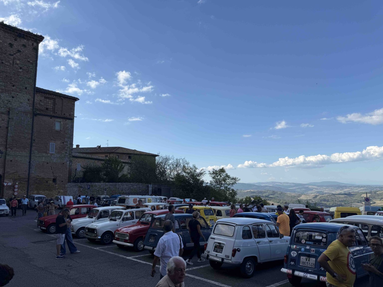 Shuklev and Nikolov with Renault 4 at a festival in Italy