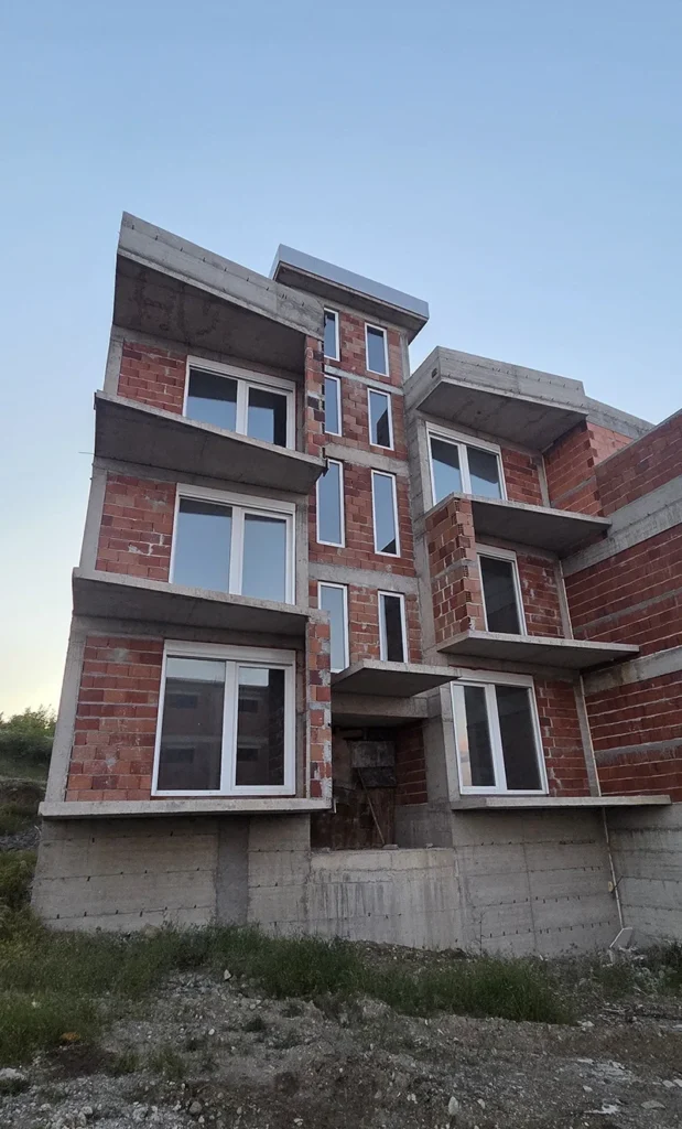 Casa di 400 m² in vendita a Gevgelija: un investimento in un appartamento già pronto. Се продава куќа во Гевгелија
